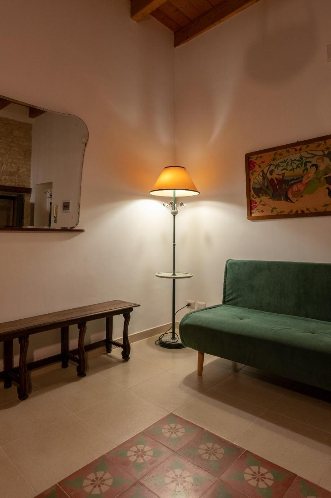 Palazzo Rizzi Dimora Dei Templari Hotel Bitetto Kültér fotó